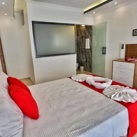 Kalkan'da Cocuk Havuzlu, Korunakli Villa-awz202