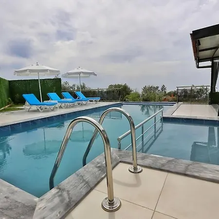 Kalkan'da Cocuk Havuzlu, Korunakli Villa-awz202