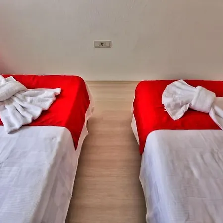 Kalkan'da Cocuk Havuzlu, Korunakli Villa-awz202