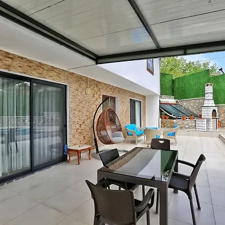Kalkan'da Cocuk Havuzlu, Korunakli Villa-awz202 Willa